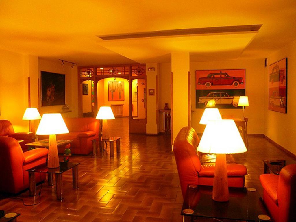 Hotel Pradas Jaca Exteriör bild